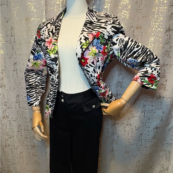 Floral Zebra Print Women's Blazer Pant Set - Picture 4 of 10